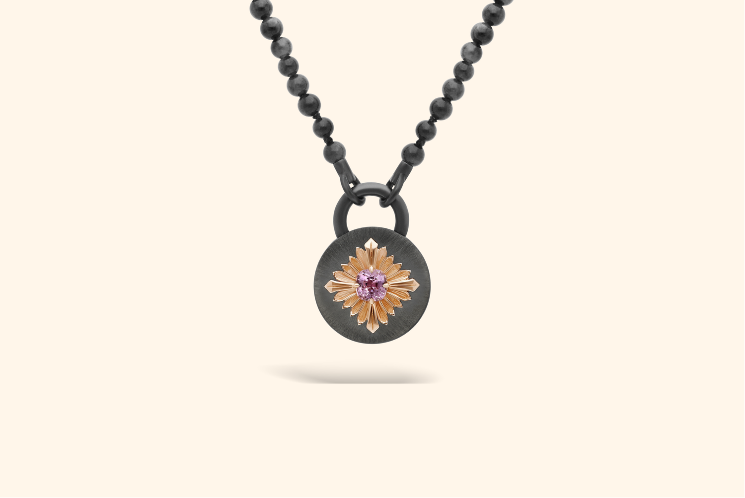Collier Tag, argent noirci, or rose, spinelle rose, jade gris
