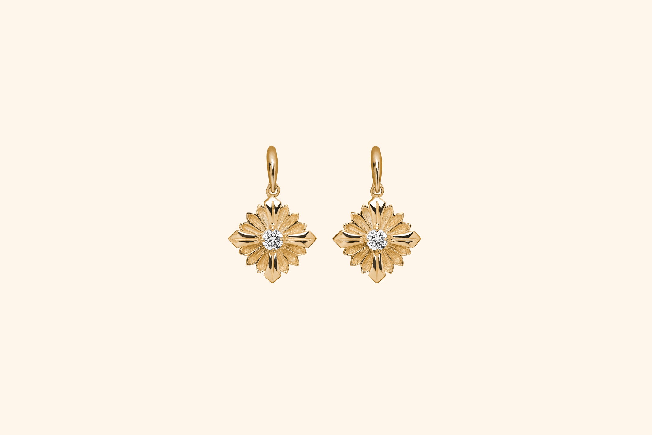 Pendants d'oreilles Stamp, or jaune, diamants