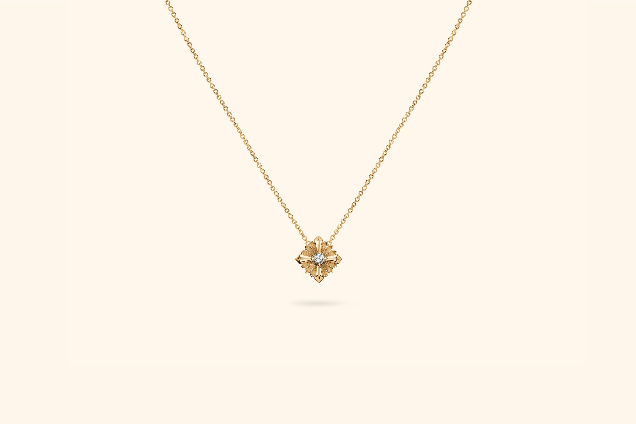 Stamp small necklace, yellow gold, diamond