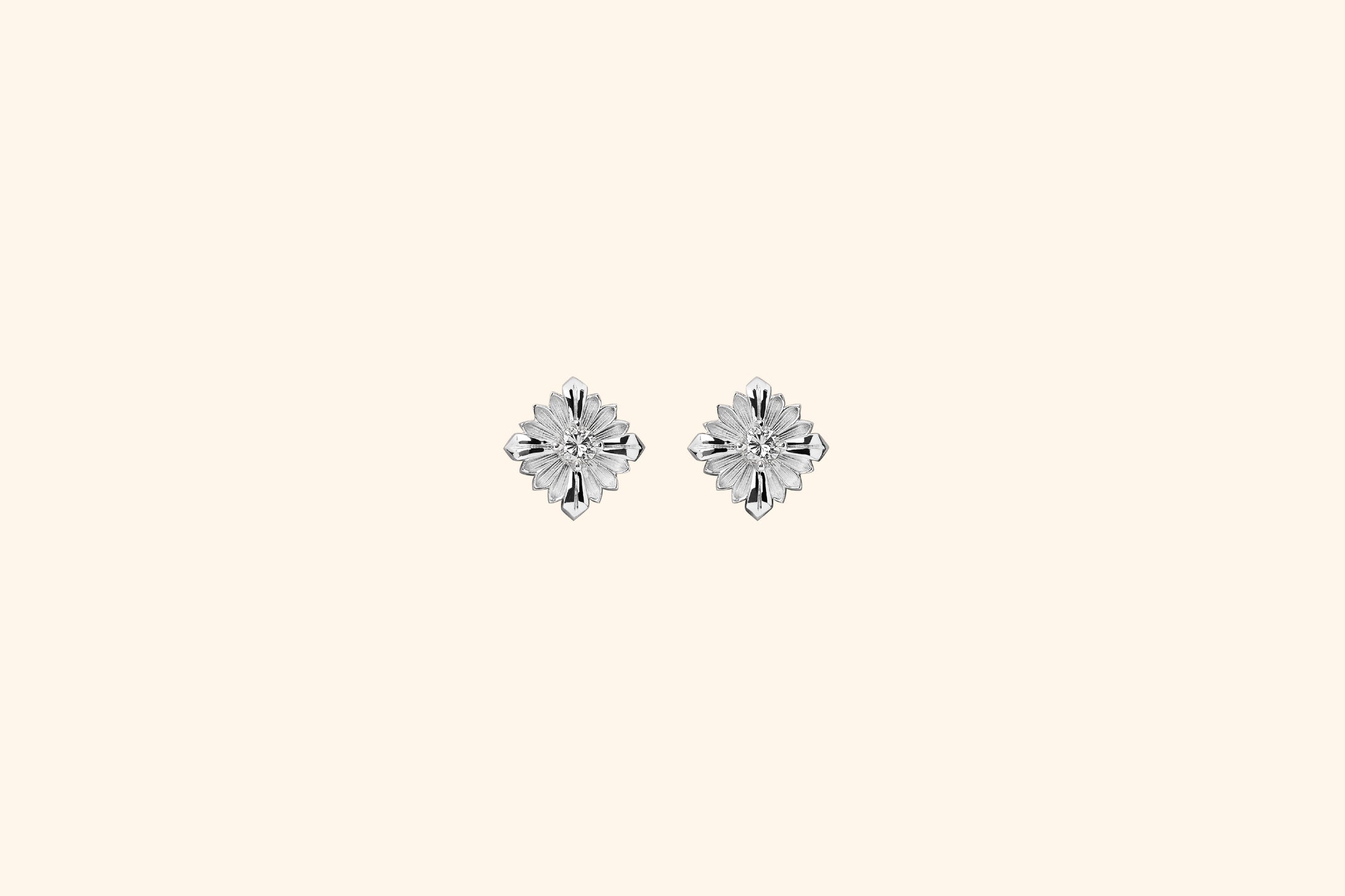 Puces d'oreilles Stamp, or blanc, diamants