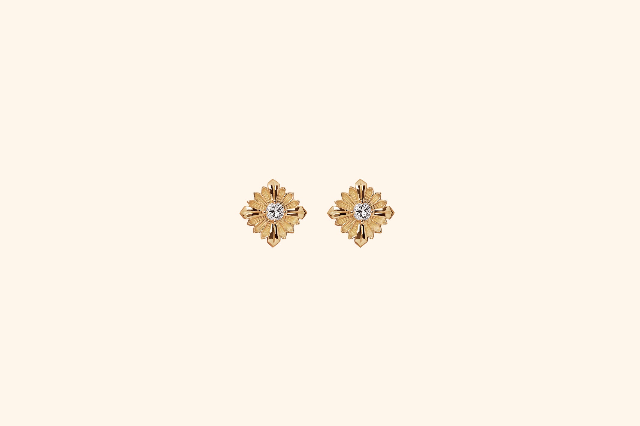 Puces d'oreilles Stamp, or jaune, diamants